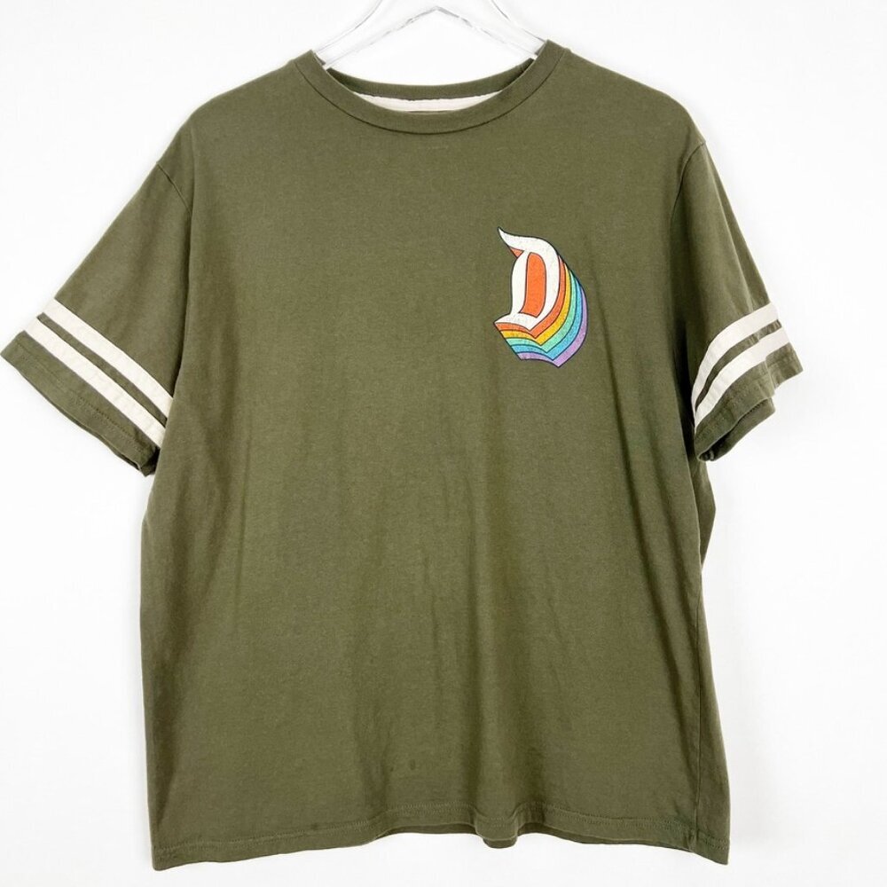 Disneyland Spirit T-Shirt Mens Size L Retro Short Sleeve Rainbow Tee Olive Green